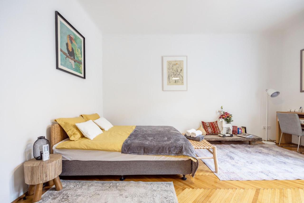 Modern Flat In Heritage District Near The City Center Budapest Eksteriør billede